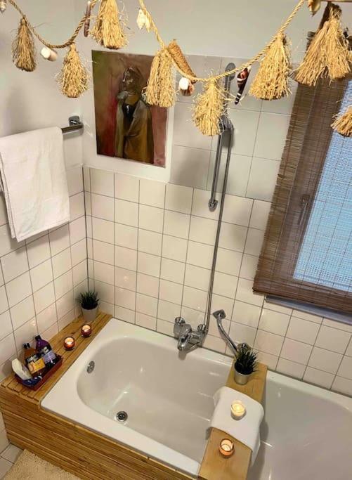 Boho Apartment In Der Stadtmitte Лар Экстерьер фото